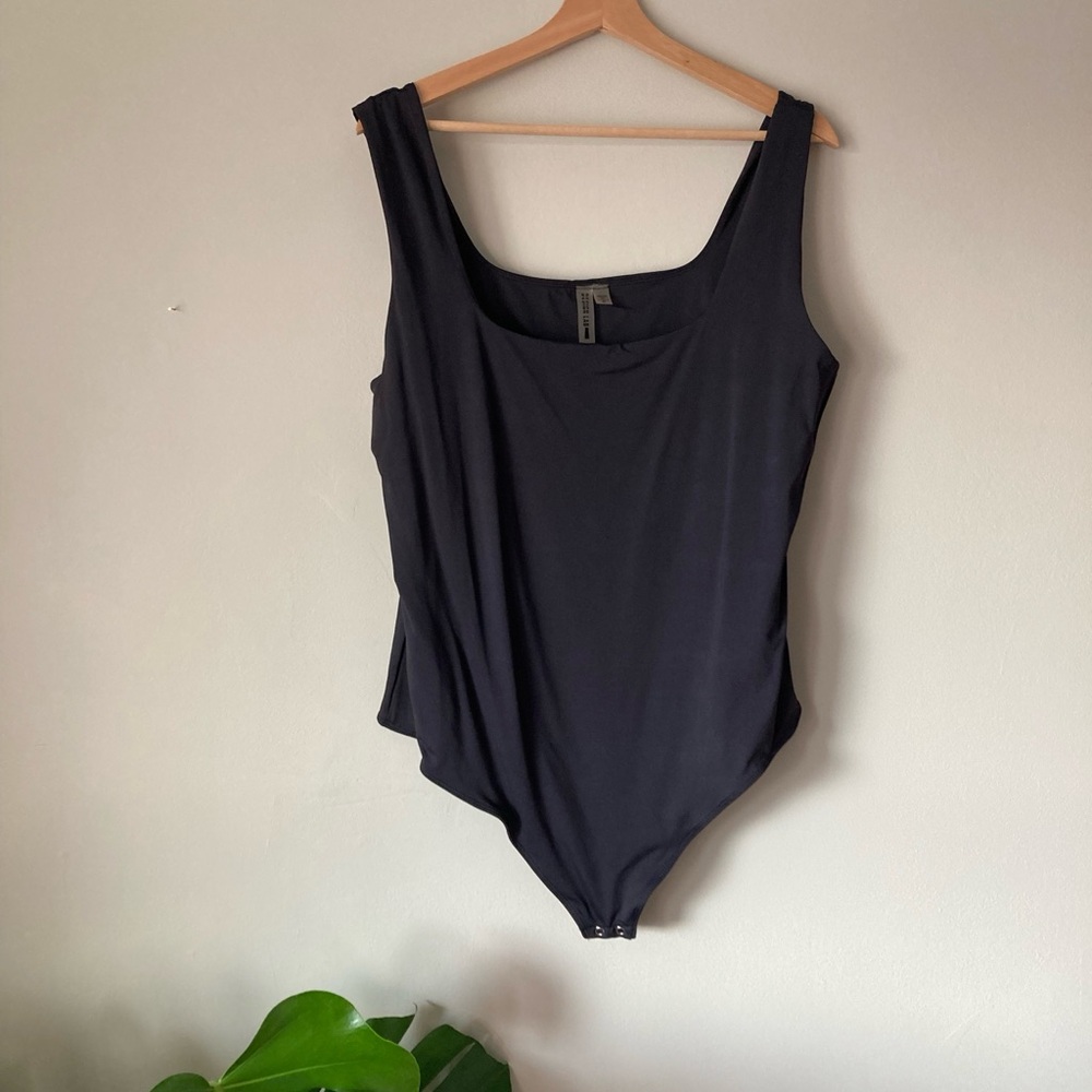 Design Lab Lord & Taylor Charcoal Top